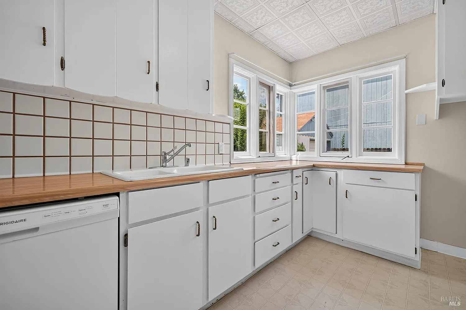 620 Dexter Street - Photo 12