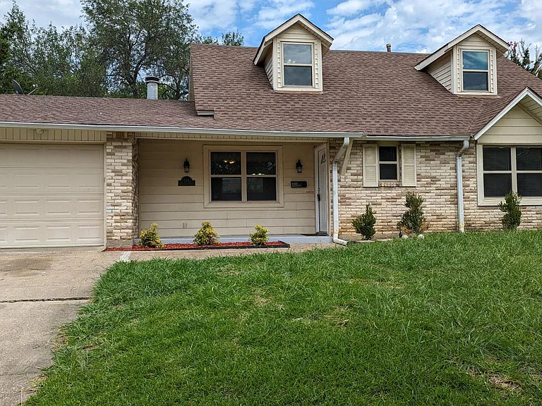 126 Caraway Dr — Photo 1