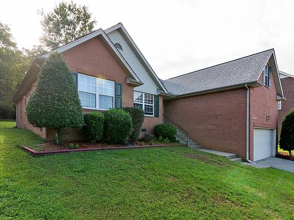 2nd image of 414 Hickory Chase Dr