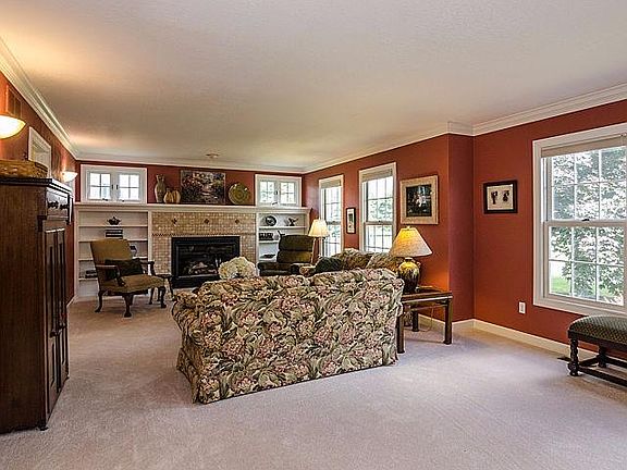 4th image of 9234 Cambridge Dr