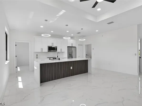3905 11th St SW, Lehigh Acres, FL 33976