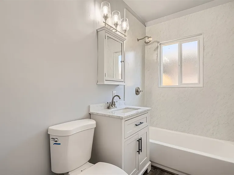826 S Washington St — Photo 4