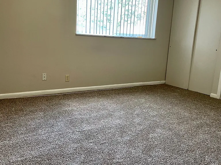 Bermuda Heights Apartments — Photo 41