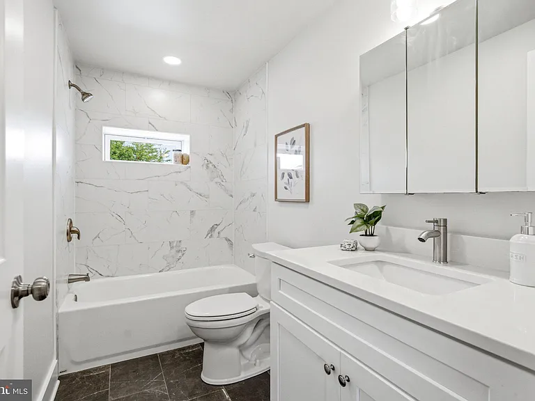 344 Grove St — Photo 13