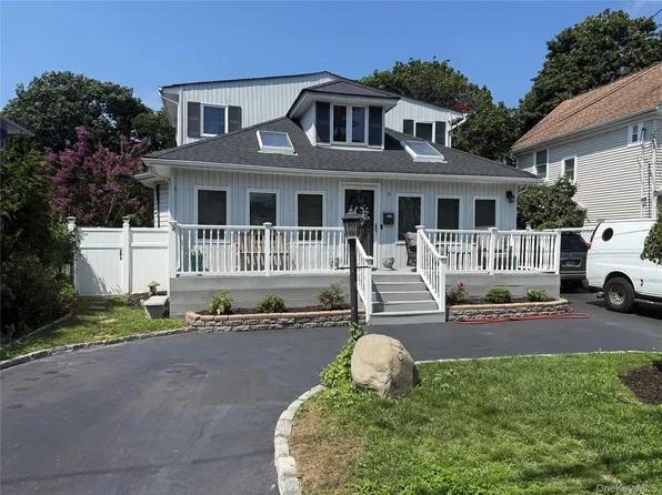 9 Watson Street, East Islip, NY 11730