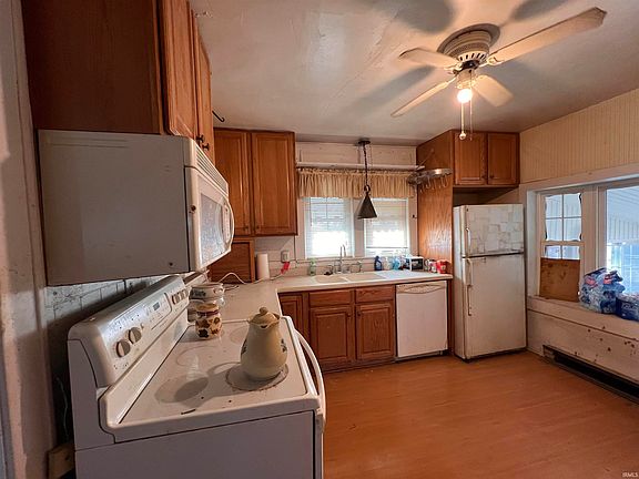 3rd image of 3272 E County Road 800 N
