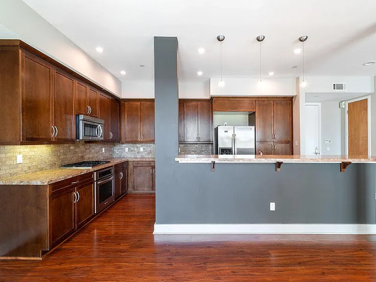 575 Elm Ave #18 — Photo 19