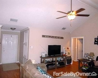 kitchen/breakfast nook