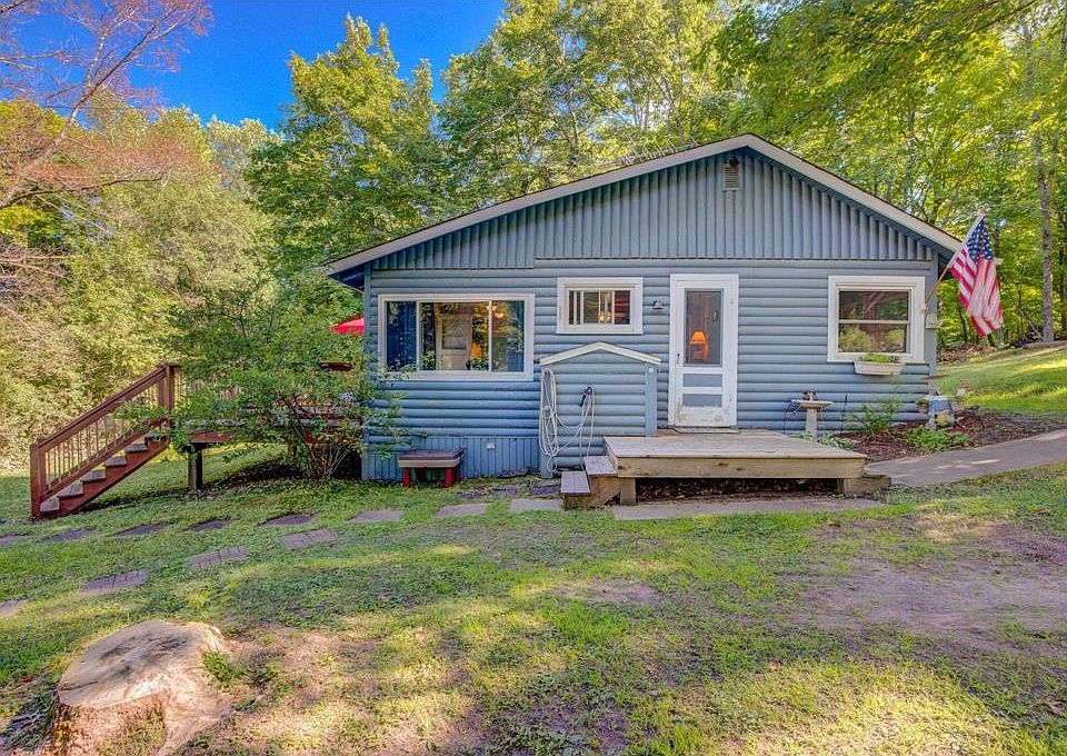 Sideview of Cabin, kitchen door.