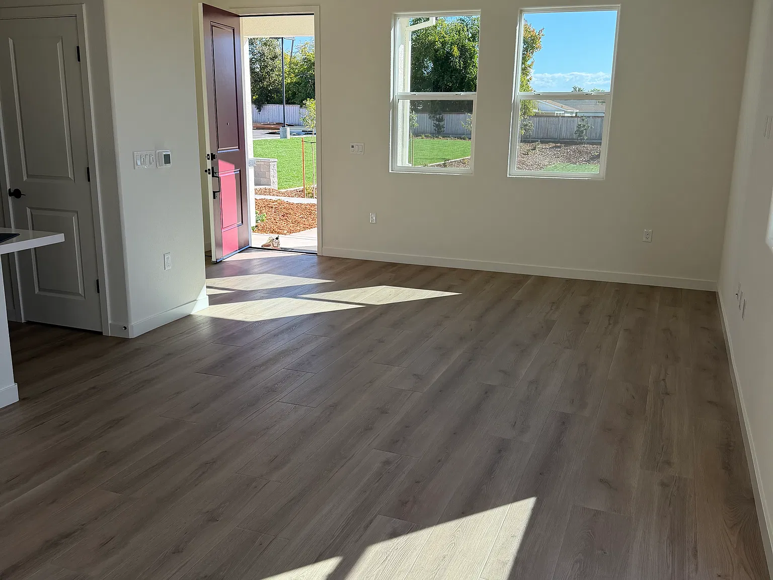 3 bed, 1565 sqft, $3,050 — Photo 3