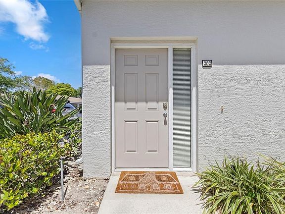 3rd image of 6812 Satinleaf RD S #202