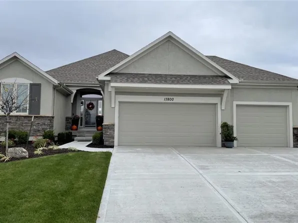 12118 W 138th Ct, Overland Park, KS 66221