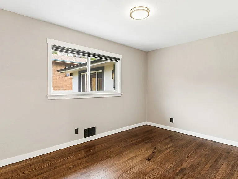 405 Wilhelmia Ave #B — Photo 11