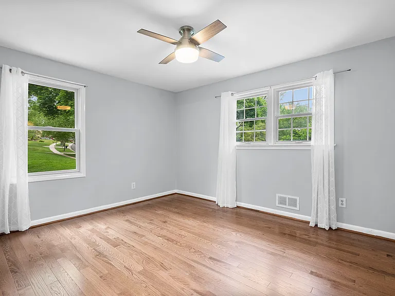 308 Clagett Dr — Photo 14
