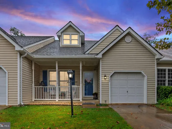 525 Wordsworth Cir, Purcellville, VA 20132