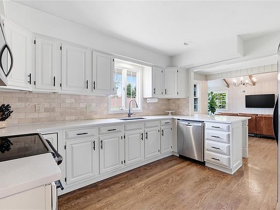 5th image of 9428 Wenonga Rd