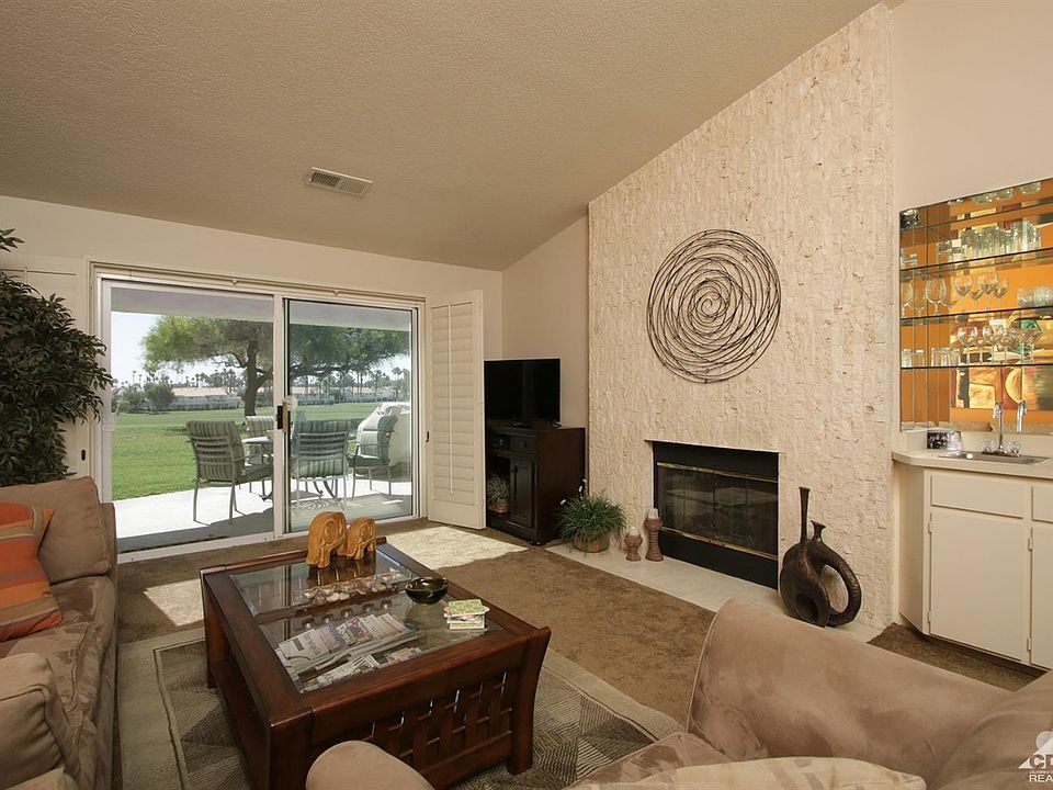 1st image of 693 Vista Lago Cir N