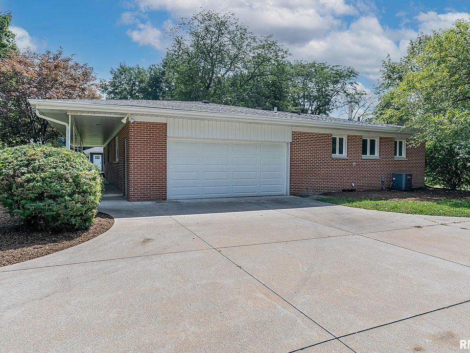 250 Manor Dr, Riverdale, IA 52722 Zillow