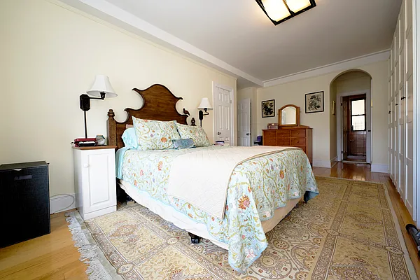 Rented by Buchbinder & Warren | media 9