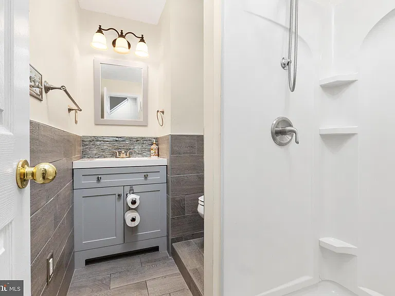 313 Frontier Fort Ln — Photo 17