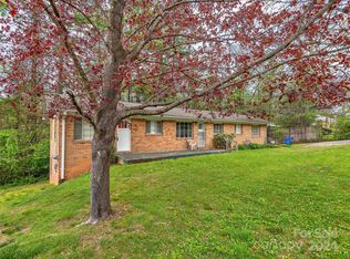 1037 N Justice St, Hendersonville, NC 28791