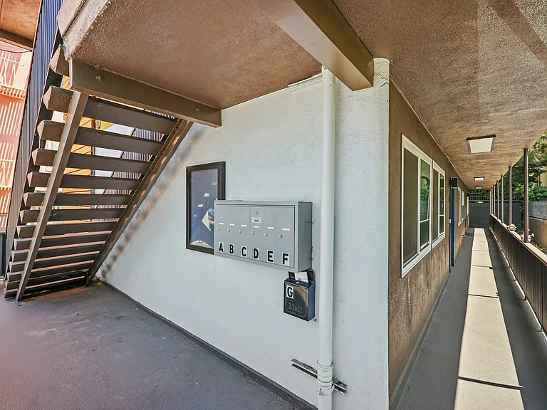410 Lucas Ave #C — Photo 43