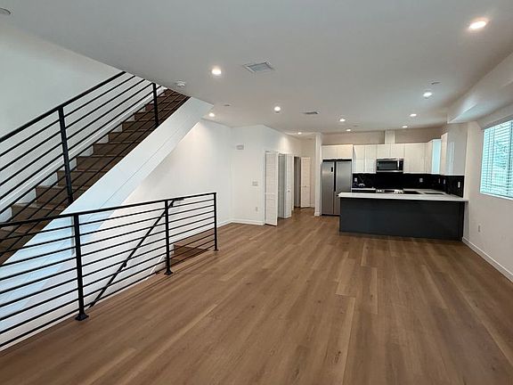 3rd image of 1629 S New Hampshire Ave #1631