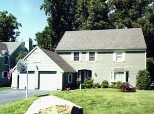 45 Fieldstone Rd, Stamford, CT 06905