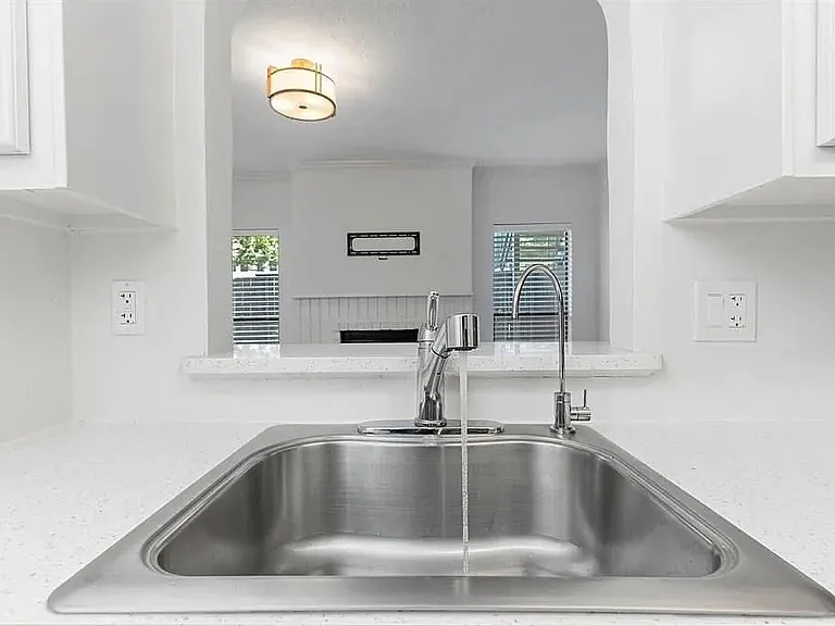 1100 Augusta Dr #3 — Photo 8