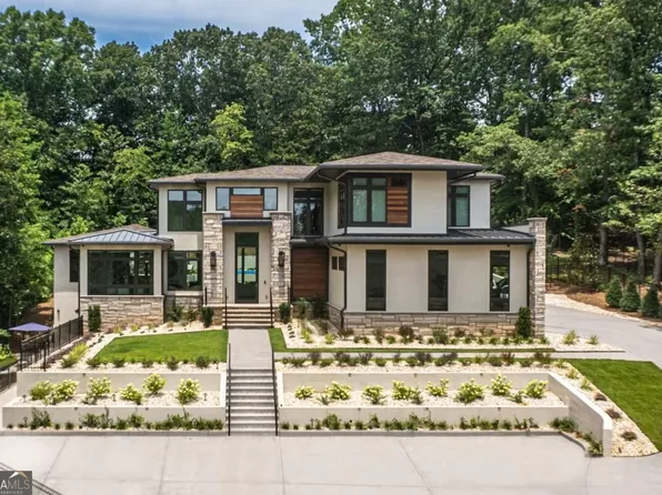 1090 Kingston Dr, Sandy Springs, GA 30342