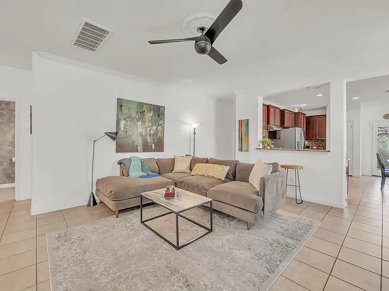 520 S Meadowlark St #B — Photo 34