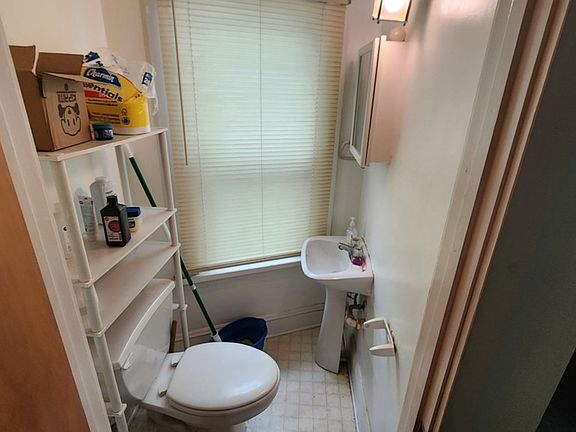 5th image of 2223 Willowdale Ave