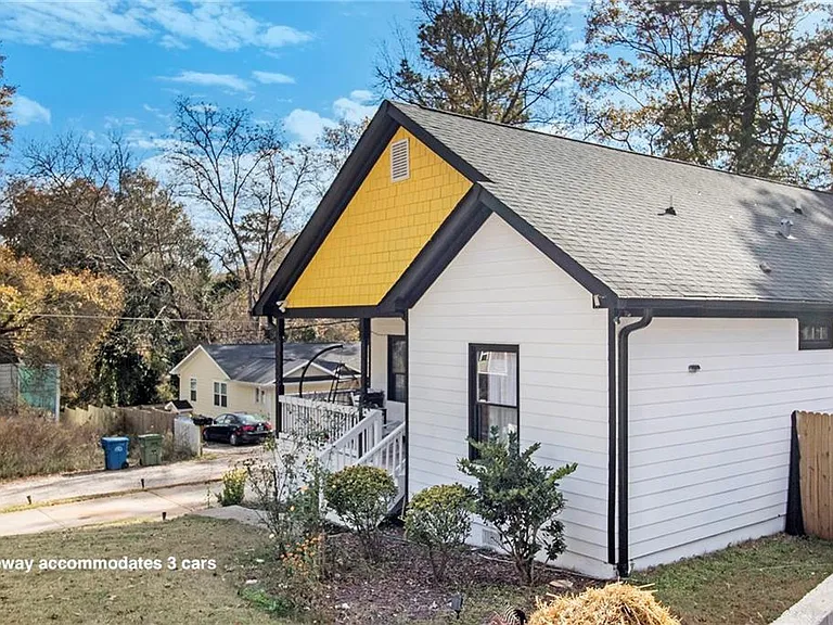 Shared Space - Front Porch and Front Yard
