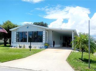 909 Cassia Dr, Barefoot Bay, FL 32976