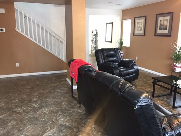 5th image of 29 Pine Blossom Ave