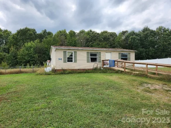 148 Eaker Dr, Cherryville, NC 28021