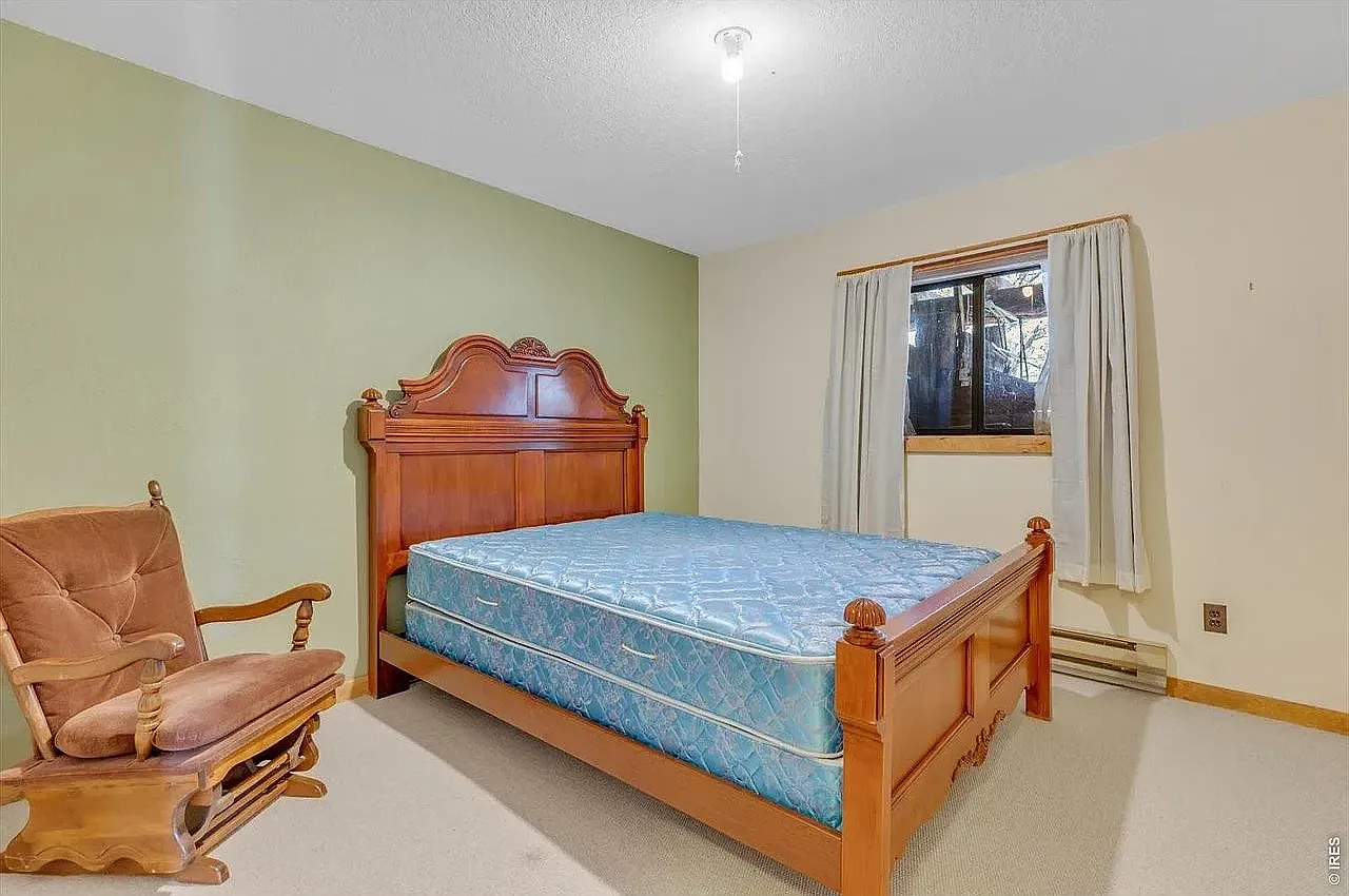 5 bed, 2.5 bath, 2283 sqft, $3,700 — Photo 4
