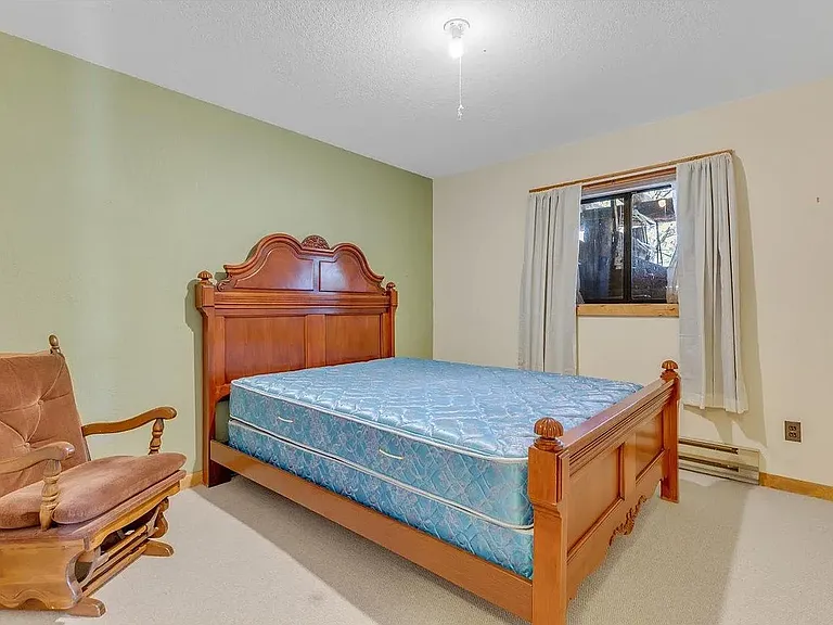 679 Cougar Dr — Photo 4