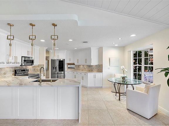 4th image of 2900 NW 25th Way