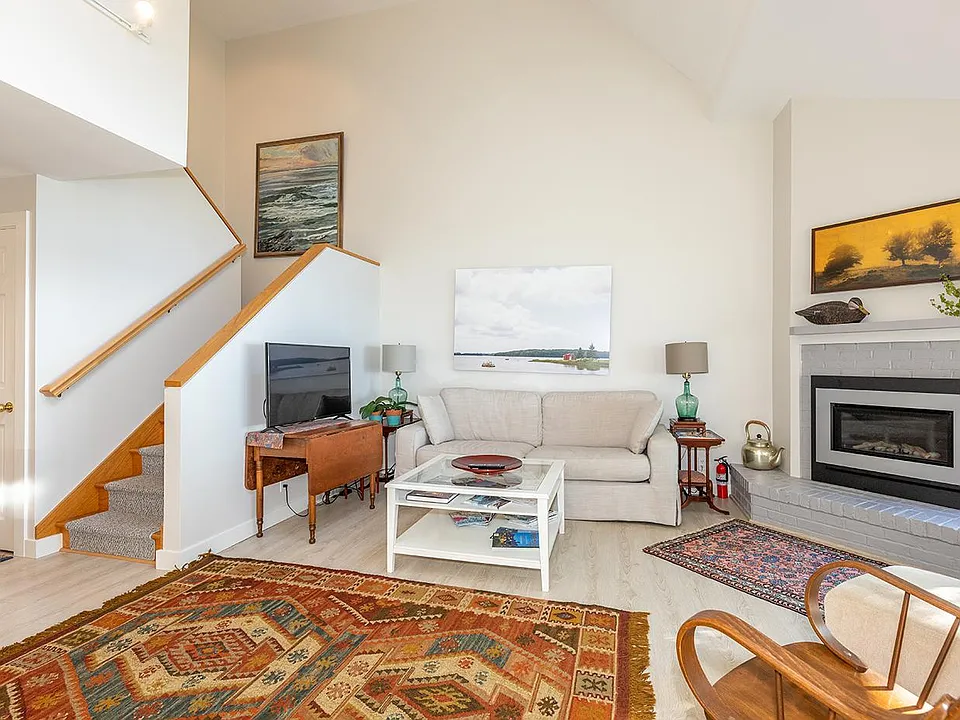 27 Jameson Point Rd