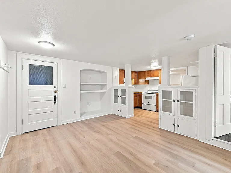 5007 W 30th Ave — Photo 4
