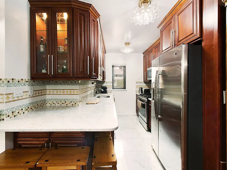 161 W 61st St #3F — Photo 9