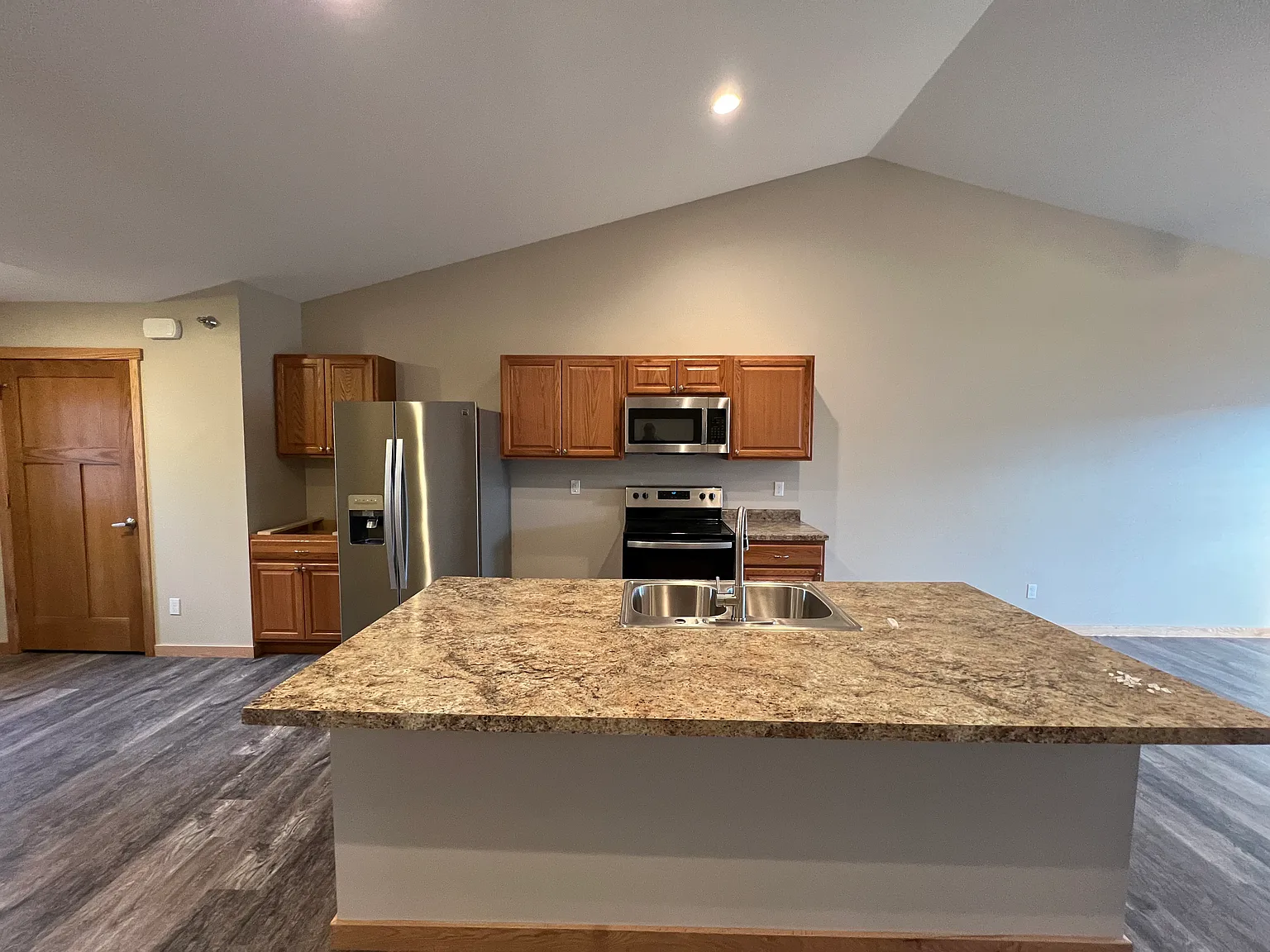 2 bed, 1755 sqft, $1,625 — Photo 3
