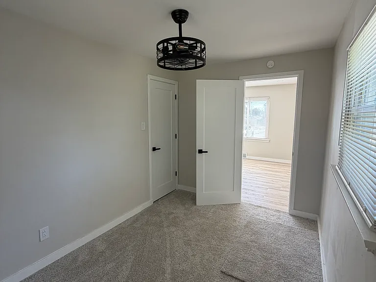 6829 Larry Ln — Photo 7