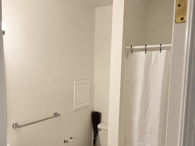 4 Laurel Heights Rd #4 — Photo 9