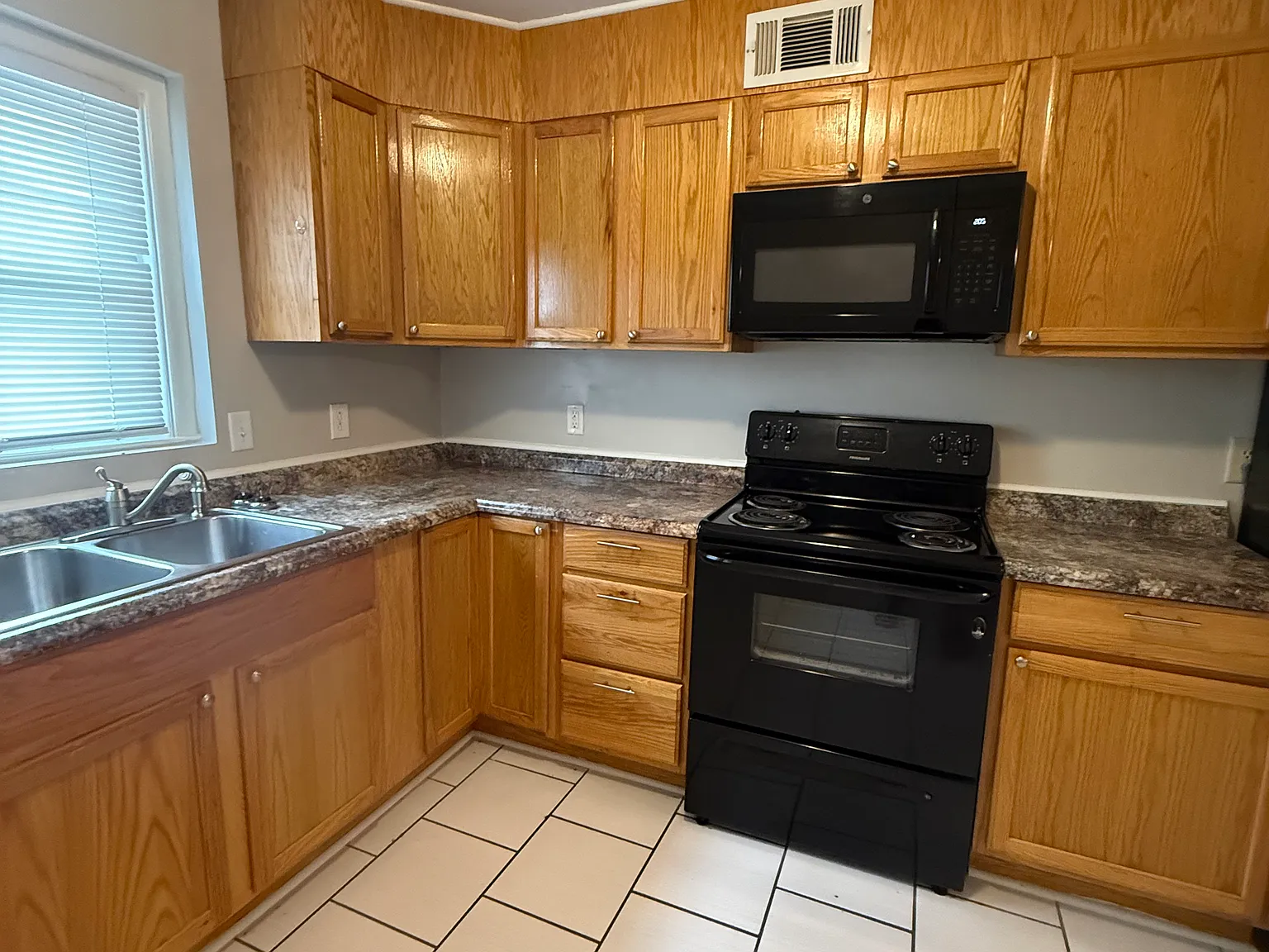 218 Crumps Park Ave — Photo 4