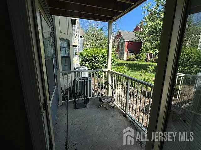 93 Longfield Ct — Photo 7
