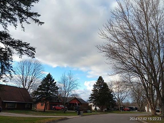 Exterior Neighborhood (street photo)