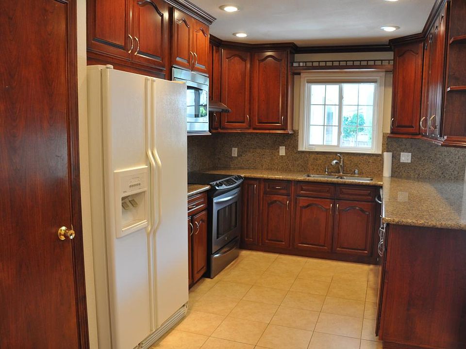 1st image of 1098 Fleetwood Dr