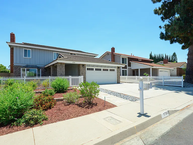 1754 Leaning Pine Dr — Photo 4